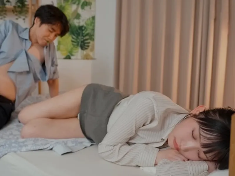 Nện nữ đồng nghiệp đáng ghét trong công ty
